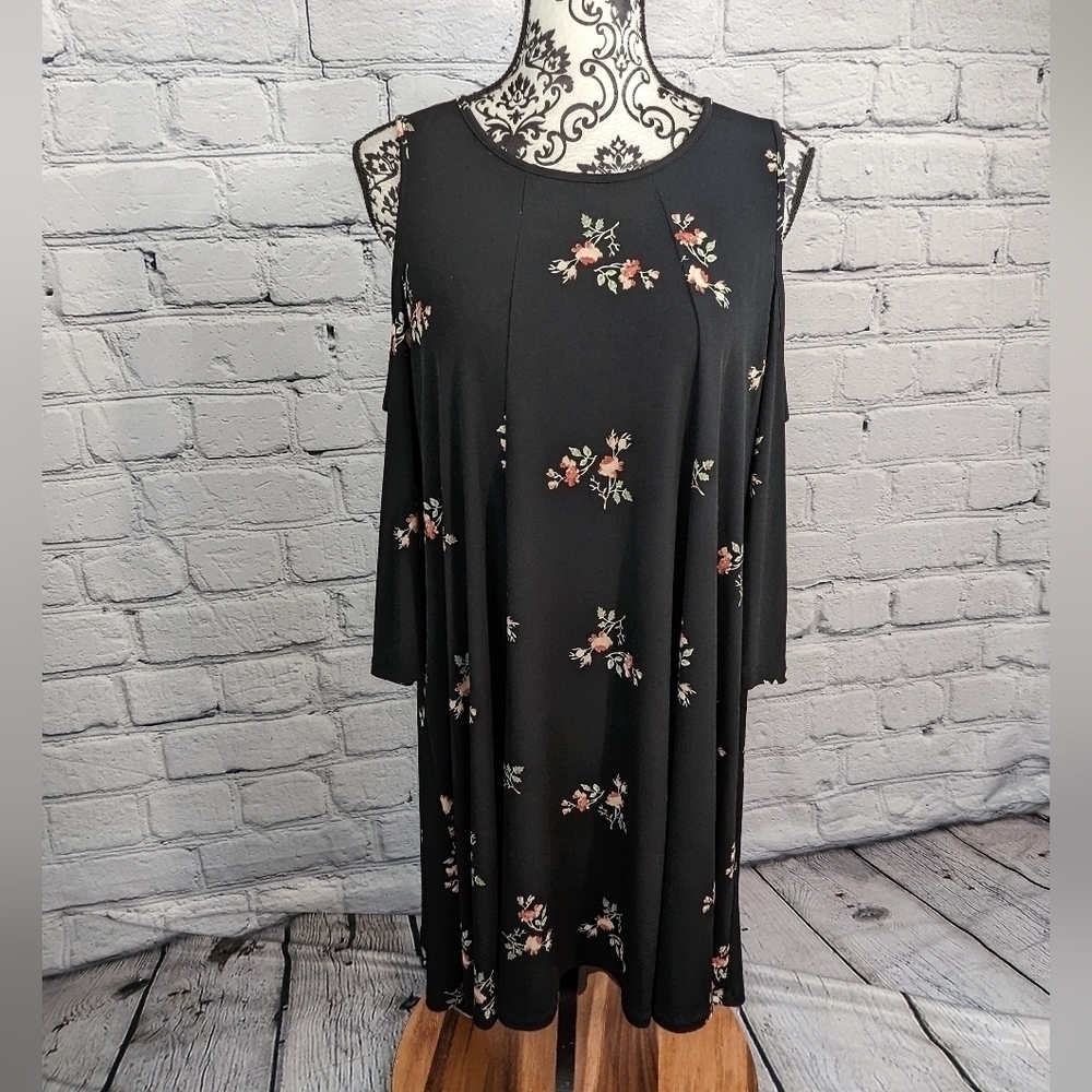 BCBGenerations Womens Long Sleeve Cold Shoulder Stretch Strip Print Sz M B08a